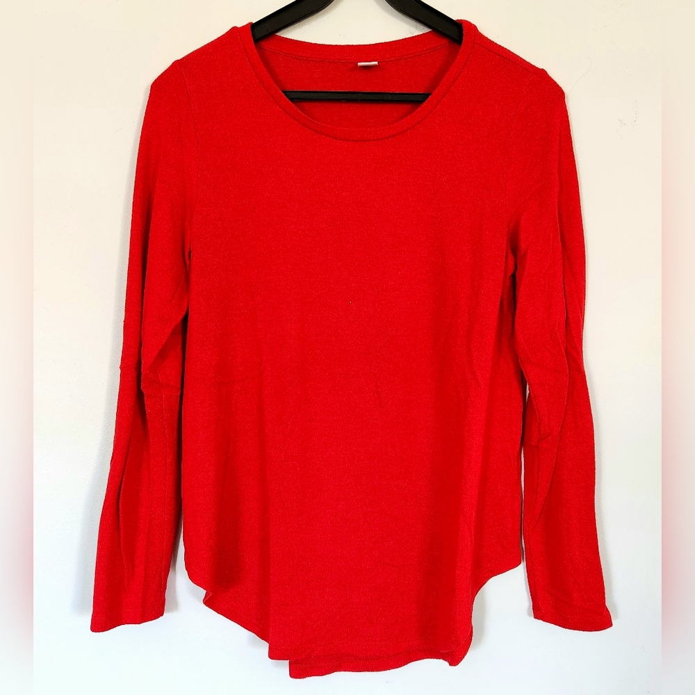 Red Long-sleeved Old Navy Soft Tee in Size Medium